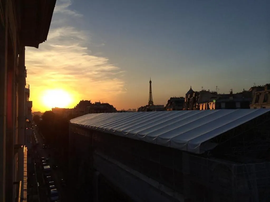 Eiffel Aparthotel