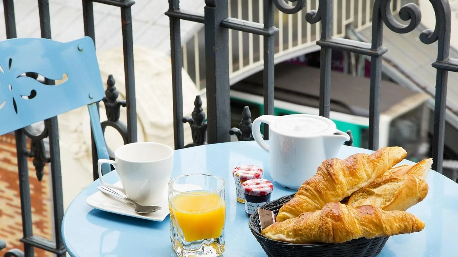 Eiffel Aparthotel
