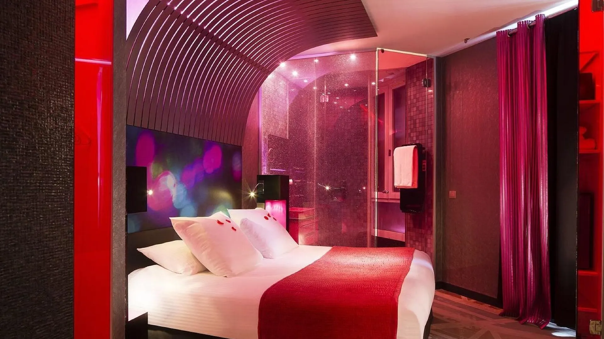 Eiffel Aparthotel